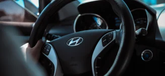 Auto-Lenkrad: Alles, was Sie über Auswahl, Pflege und Austausch wissen müssen