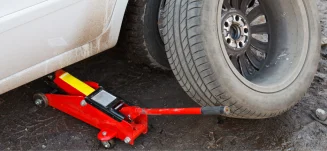 Rangierwagenheber 2t Ratgeber: Kraftvolles Anheben für sichere Rad- und Fahrwerksarbeiten