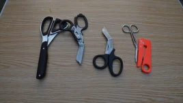 Erste-Hilfe-Schere Test