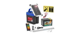 SEO-optimierter Alt-Text für das Bild eines Elektrozaungeräts: Ein modernes Elektrozaungerät zur sicheren Einzäunung von Weideflächen mit Spannungsregulierung und Zaunkontrollleuchte.